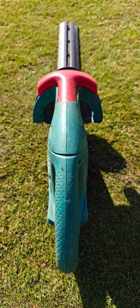 Bosch AHS 41 ACCU Battery Powered Hedge Trimmer  Body only (no charger and battery). Untested.  