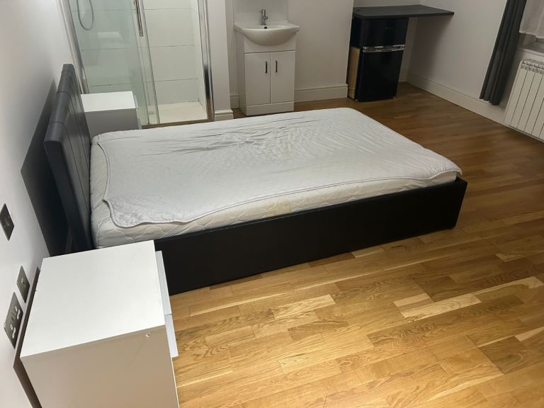 Room in a Shared House, 30 Marlborough Road, OX16