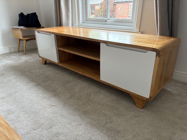 TV Bench or sideboard 