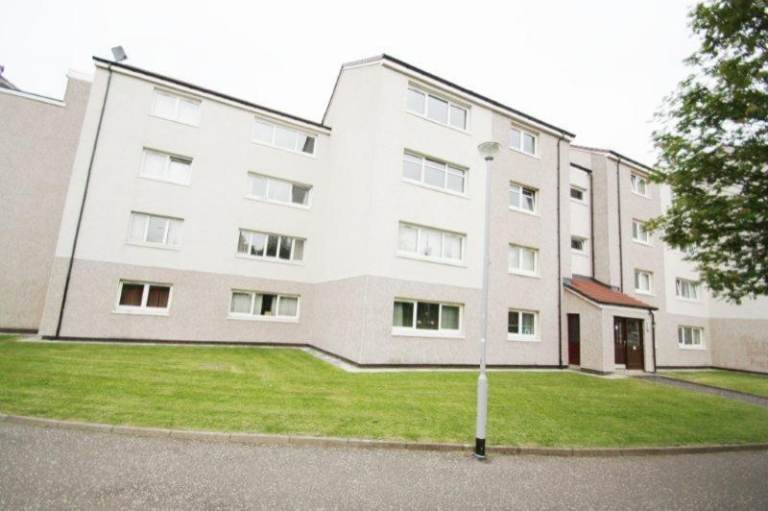 Govan Riverside Apartments - nice 2 bedrooms flat for long term let...