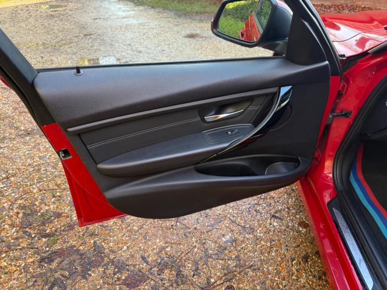 2013 BMW 3 Series 2.0 320d Sport Auto Euro 5 (s/s) 4dr SALOON Diesel Automatic