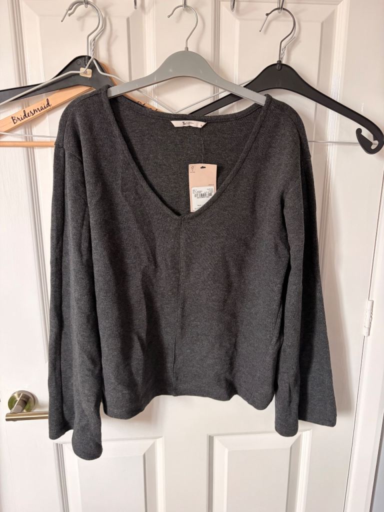 TU V-neck jumper 