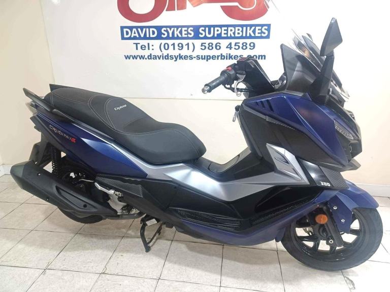 Sym CRUiSYM 300 E5  24-REG ONLY 3170 MILES STUNNING ONE OWNER £3799.OTR