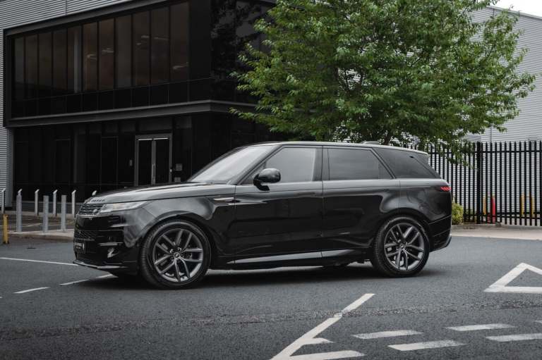 LAND ROVER RANGE ROVER SPORT 3.0 P460e 38.2kWh Dynamic SE 2024