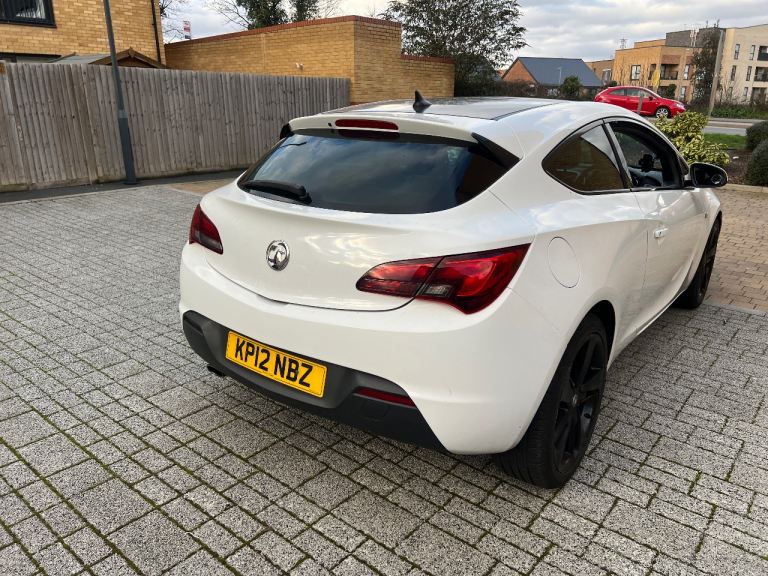 Vauxhall, ASTRA GTC, Hatchback, 2012, Manual, 1364 (cc), 3 doors