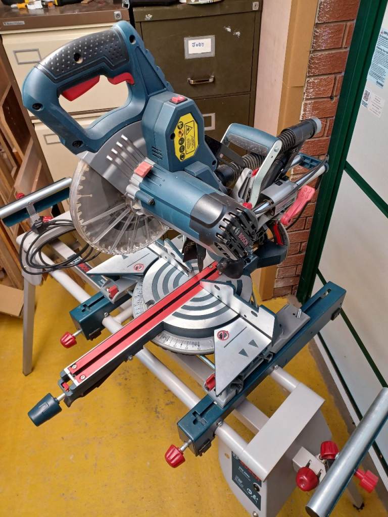 Bosch Professional GCM 8 SJL sliding mitre saw with GTA 2600 stand.  £230 o.n.o