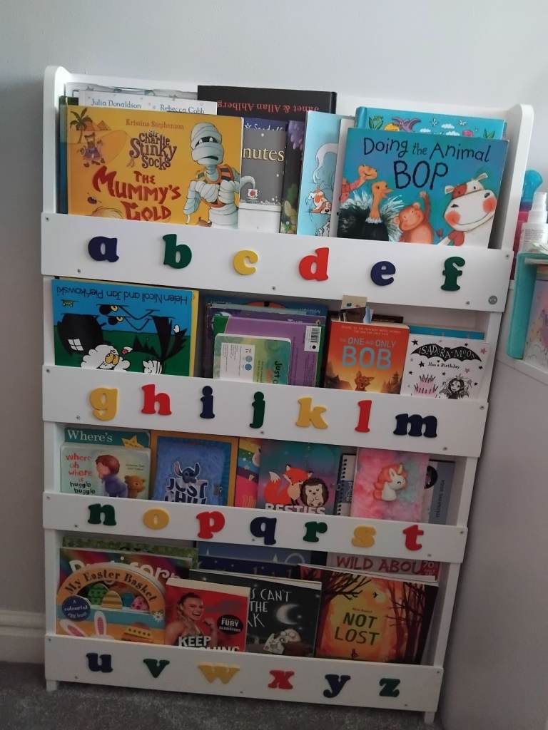 Kids book storage shelf