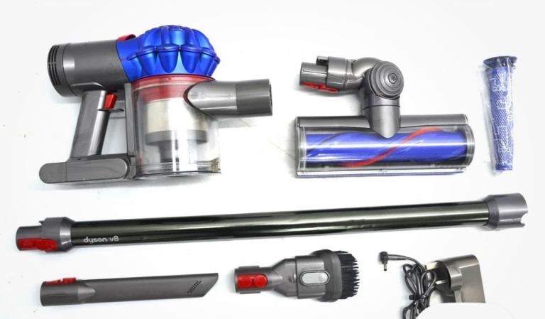 Dyson V8 Animal Handheld Cordless vacuum cleaner (pre-owned)
