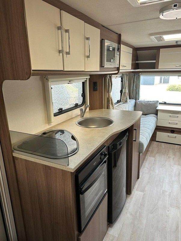 Lunar Venus 590 - 6-berth layout - Excellent condition