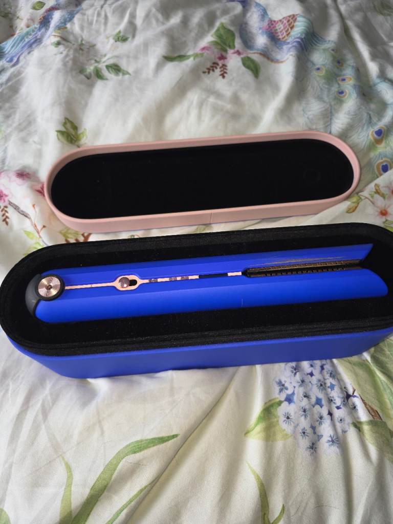 Dyson hair straightners