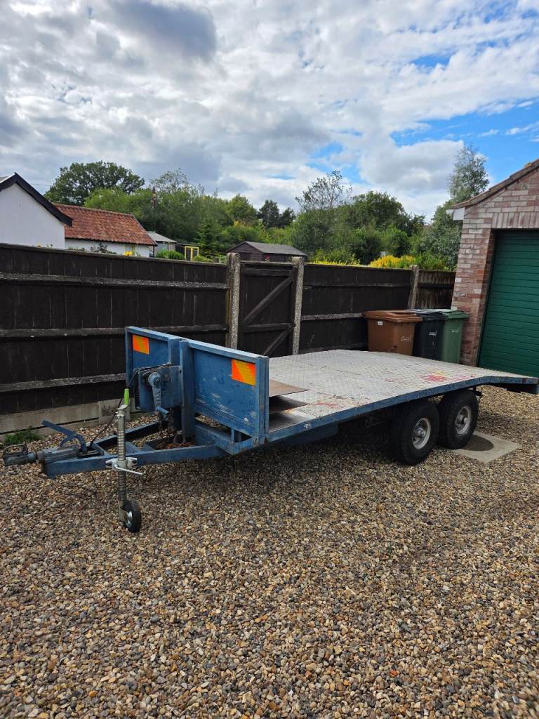 Heavy Duty Flat bed beaver tail trailer 