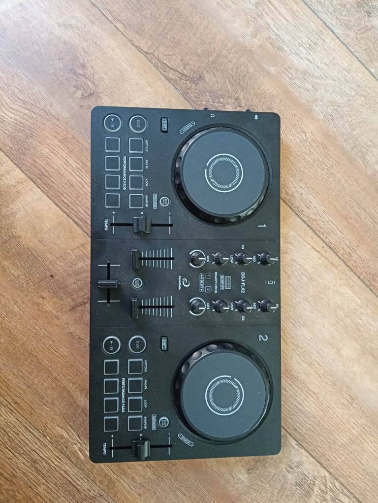 Pioneer Alphatheta ddj flx2– As good as New