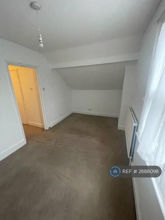 1 bedroom flat in Oakfield Road, Croydon, CR0 (1 bed) (#2688098)