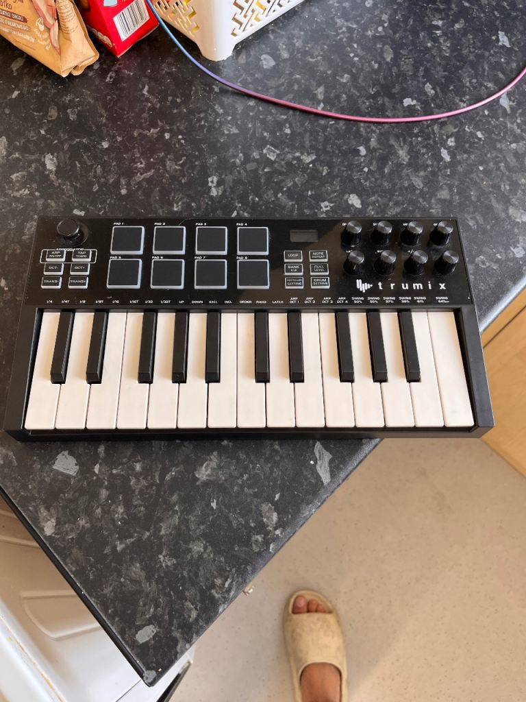 MIDI keyboard and focursite