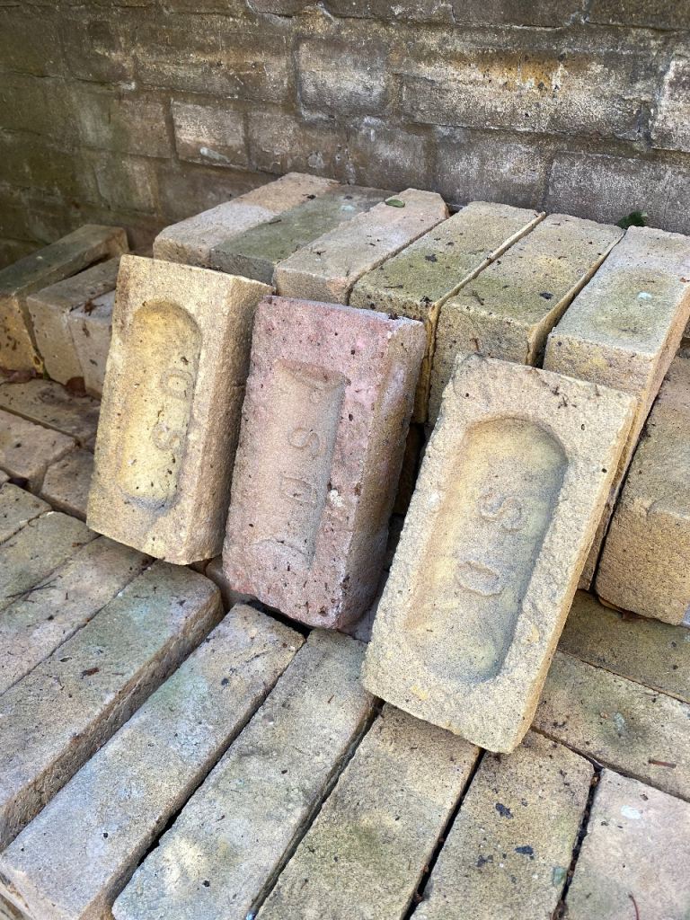 Building bricks 