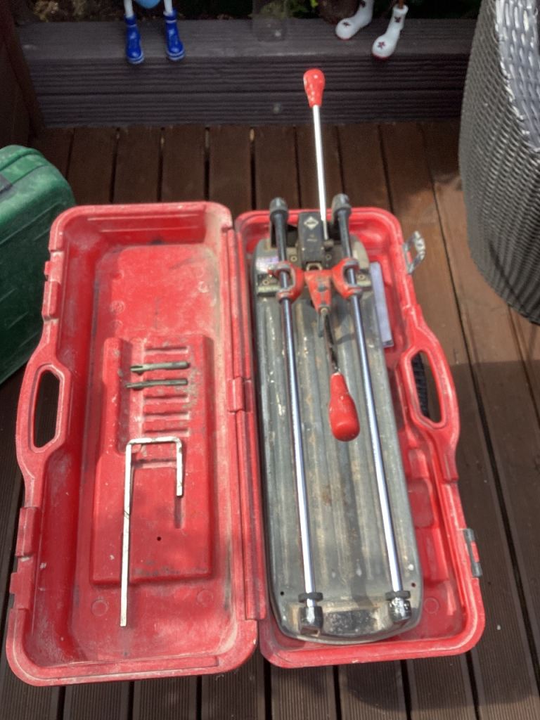 Rubi TS-40-PLUS Tile Cutter in Red Case – Good Condition