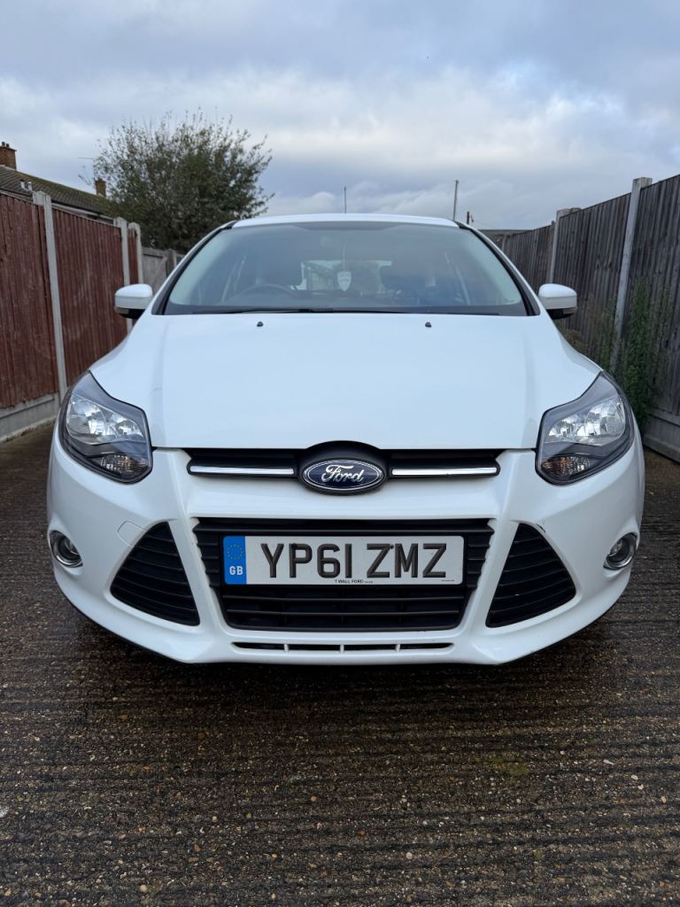 2011 Ford Focus Zetec AUTOMATIC– 48,000 Miles – Cat S – Drives Well