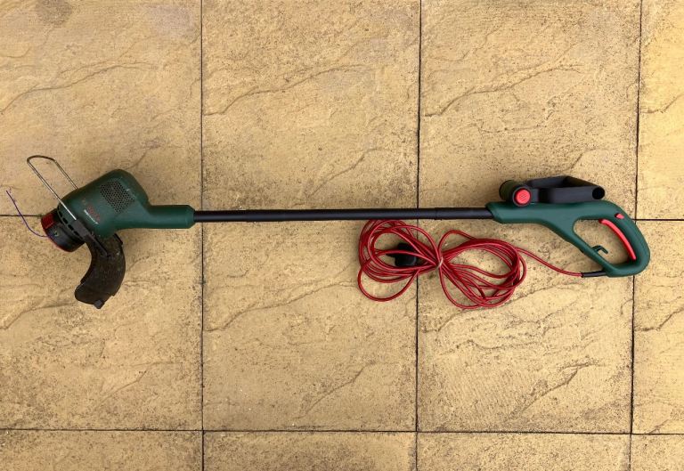 Bosch Electric Grass Strimmer – Good Condition