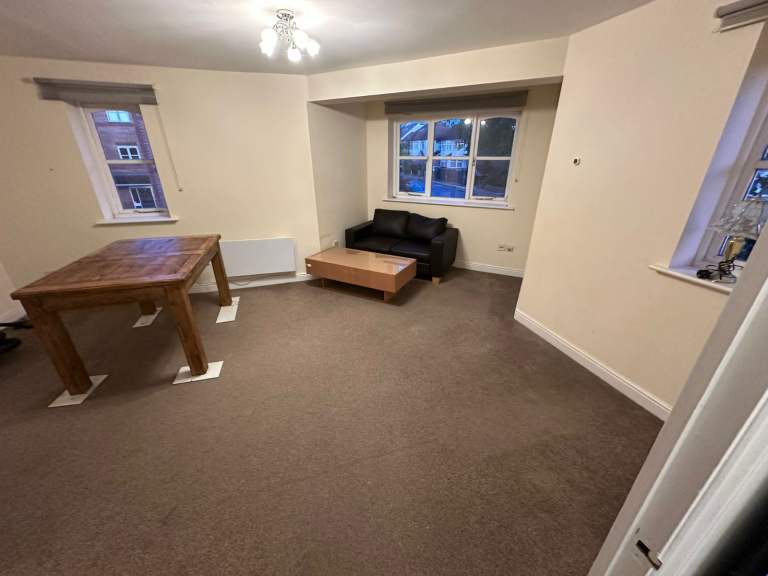 Spacious two-bedroom flat on Windmill Drive, NW2 1UR