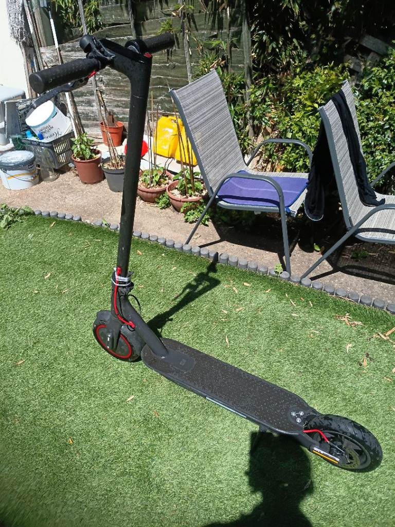 £70. Xiaomi MI eScooter Pro. 2019 Model. Please Read
