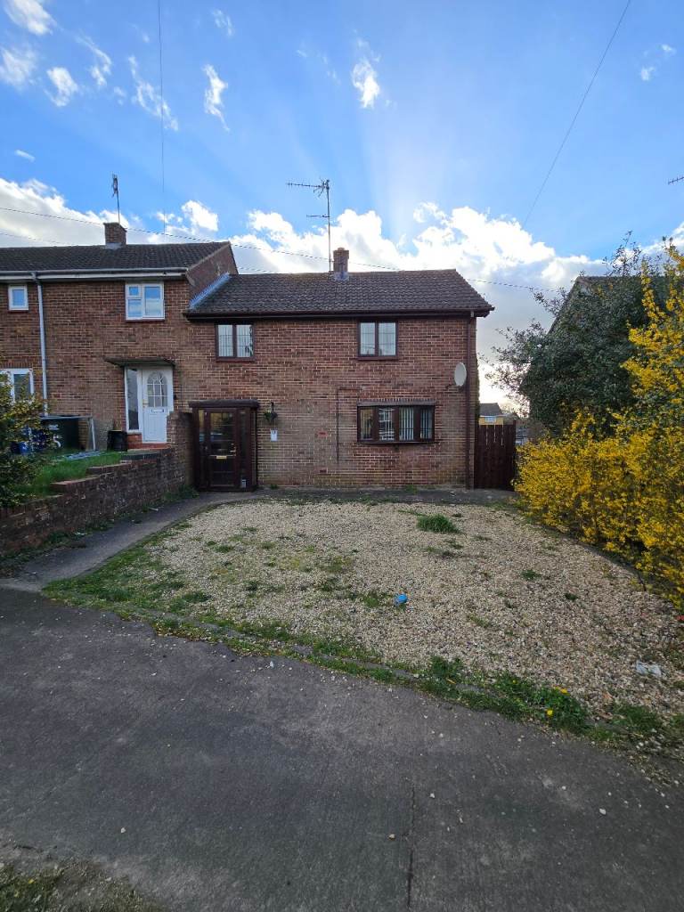 3 bed semi-detached house 