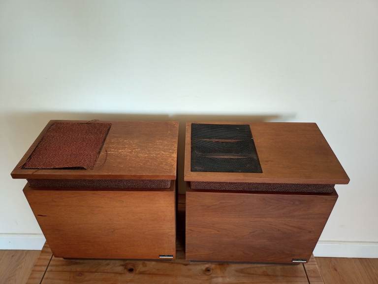 The Fisher Wide-Surround WS-80 speakers