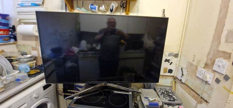 48 inch Samsung 48" H6400 6 Series Full HD Smart 3D LED TV. 