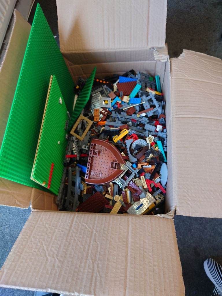 8KG OF vintage Lego Pick up Portishead 