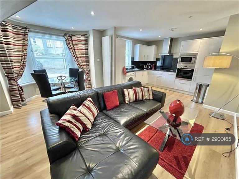 2 bedroom flat in Belgrave Terrace, Aberdeen, AB25 (2 bed) (#2900165)