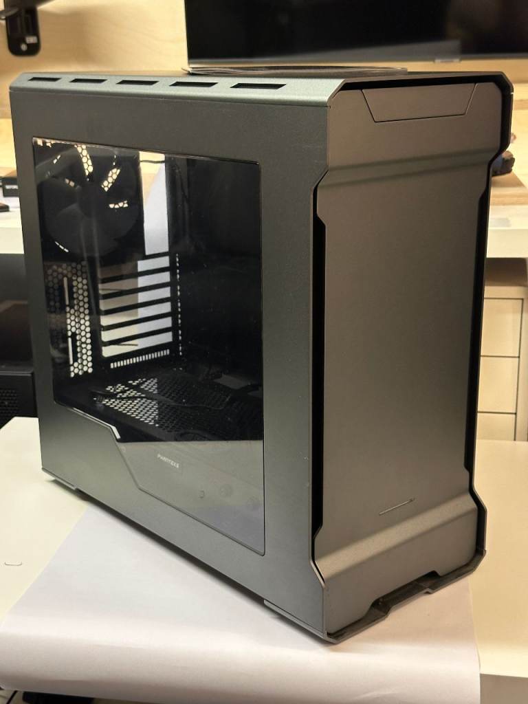 Phanteks Enthoo Evolv ATX Mid Tower Case – With Window
