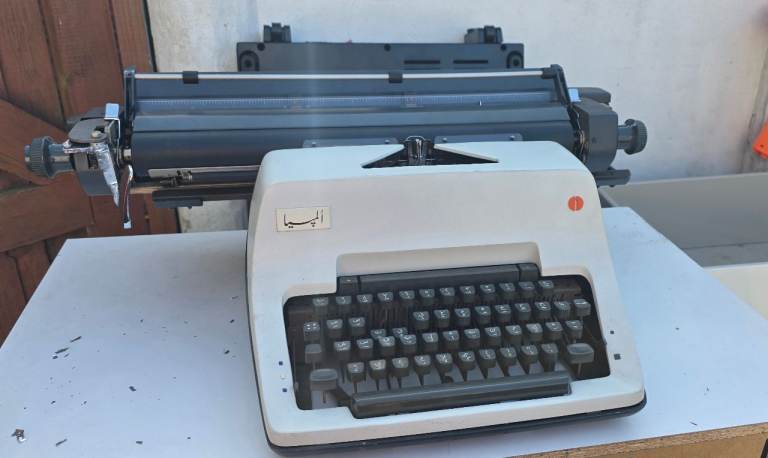 Olympia International Vintage Typewriter In Arabic