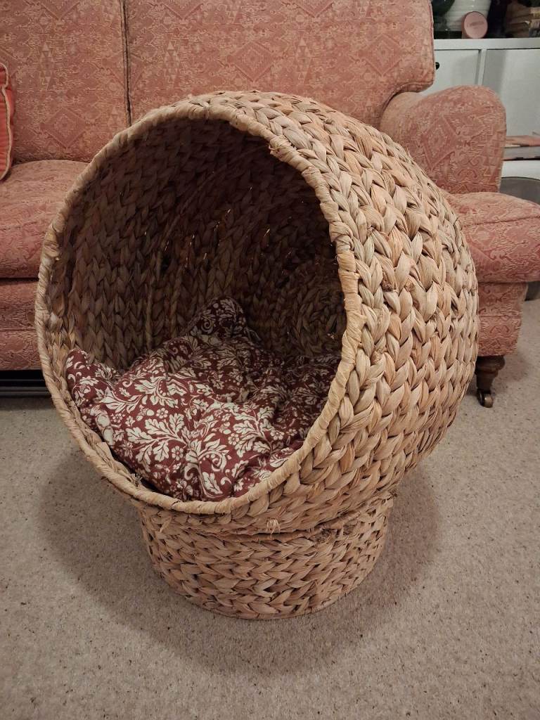 Cat igloo bed woven basket large size