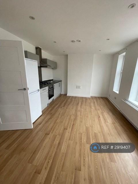 1 bedroom flat in Upper Elmers End Road, Beckenham, BR3 (1 bed) (#2919407)