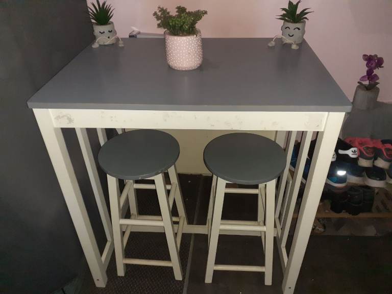 Breakfast table and stalls 
