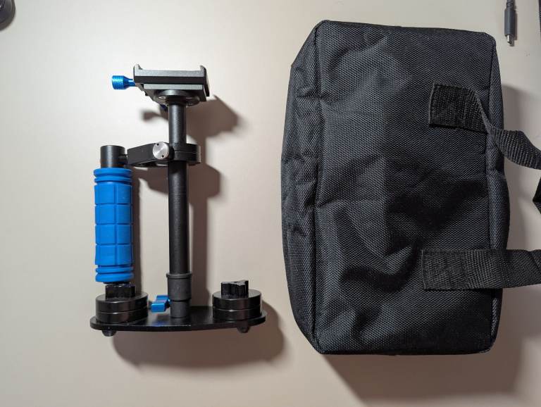 Camera gimbal, very easy to set up, glide cam stabiliser