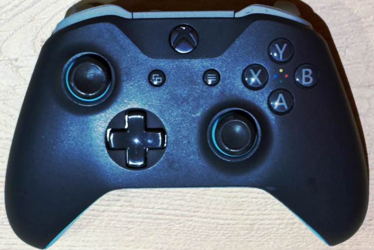 XBOX ONE WIRELESS CONTROLLER. 
