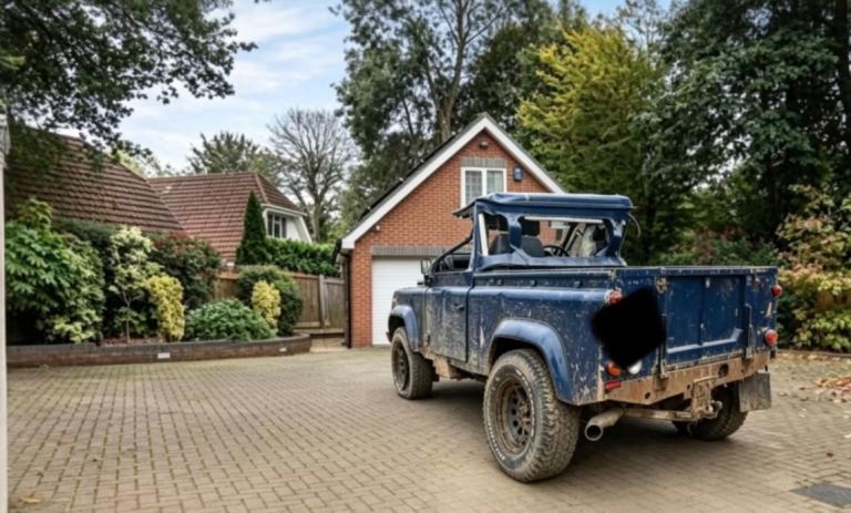 Land Rover defender ID, V5 Logbook, chassis 