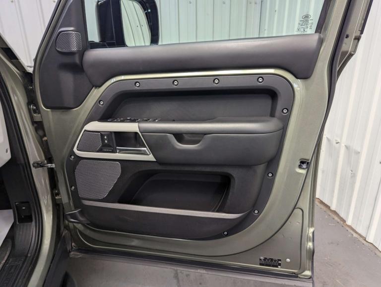 2021 Land Rover Defender 2.0 Defender SE Auto 4WD 5dr SUV Petrol Automatic