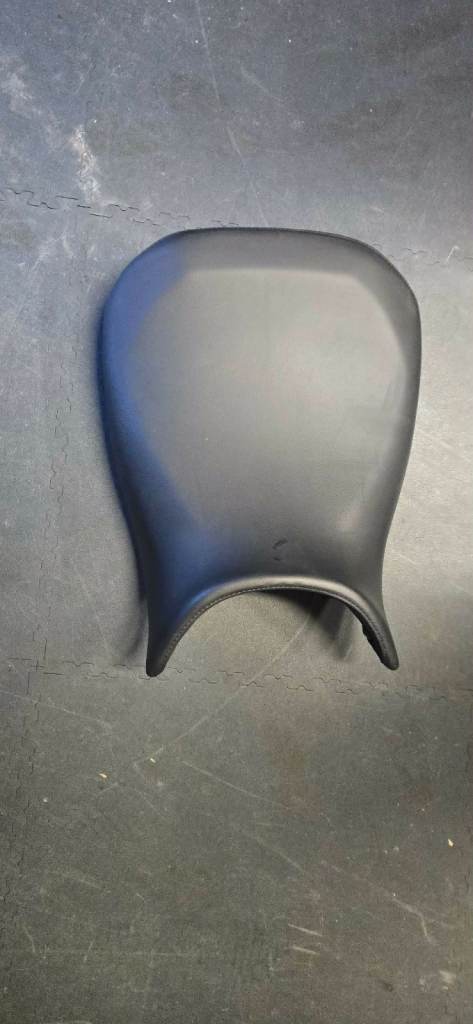 Genuin Bmw GSA low ride height front seat