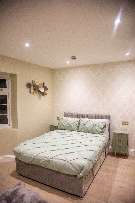 NO DEPOSIT. Brand new beautiful rooms available.