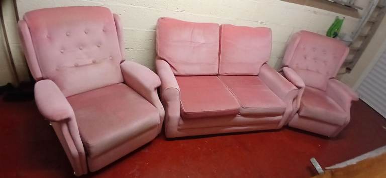 Two-Seater Sofa & Two Armchairs – Fire Safety Tag Attached