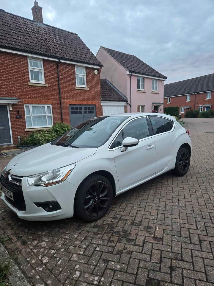 Citroen, DS4, Hatchback, 2015, Manual, 1199 (cc), 5 doors