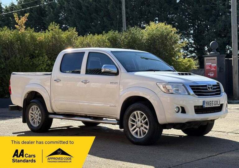 2015 Toyota Hilux Invincible D/Cab Pick Up 3.0 D-4D 4WD 171 Auto PICK UP DIESEL Automatic