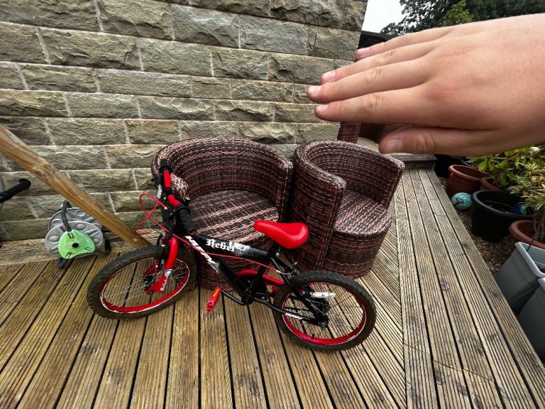 Huffy Rebel Kids Bike – Black and Red