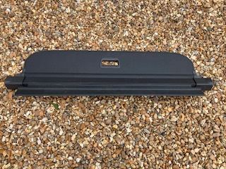 VW Tiguan retractable boot cover