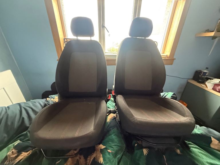 Vauxhall Corsa D LE seats 