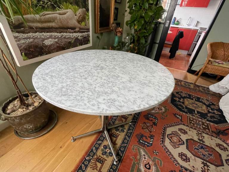 Marble table - Carrera marble