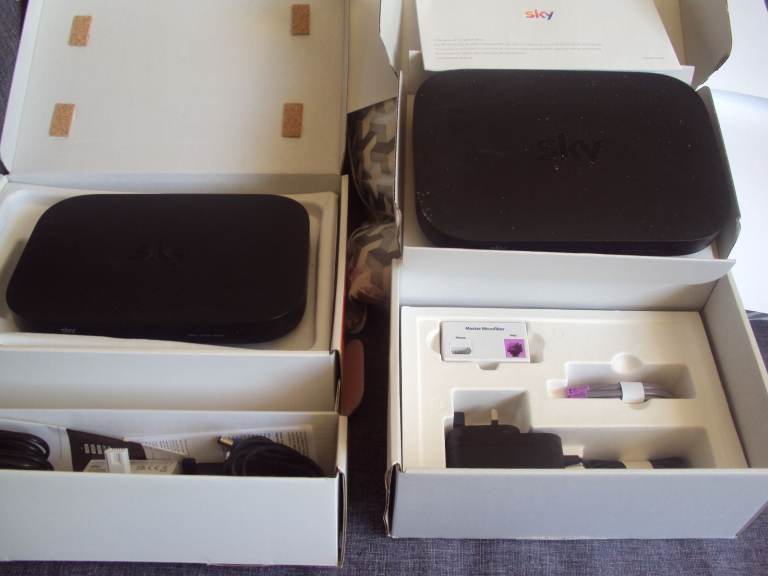 2 SKY Q HUBS & ACCESSORIES