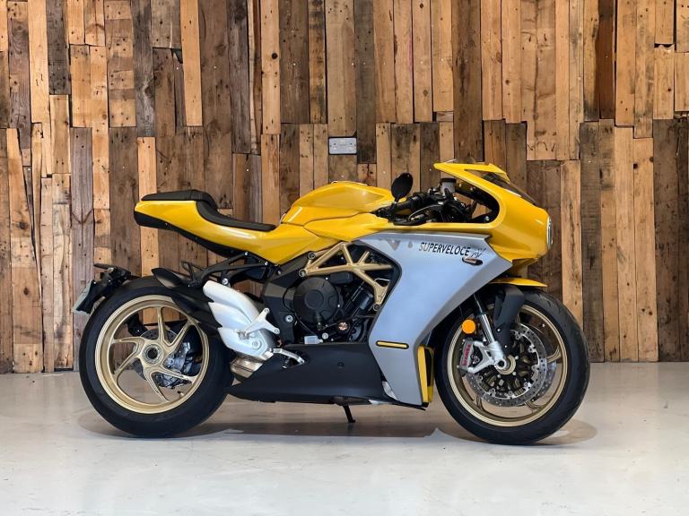 MV Agusta SUPERVELOCE 800 2025 ONLY 91 Miles!