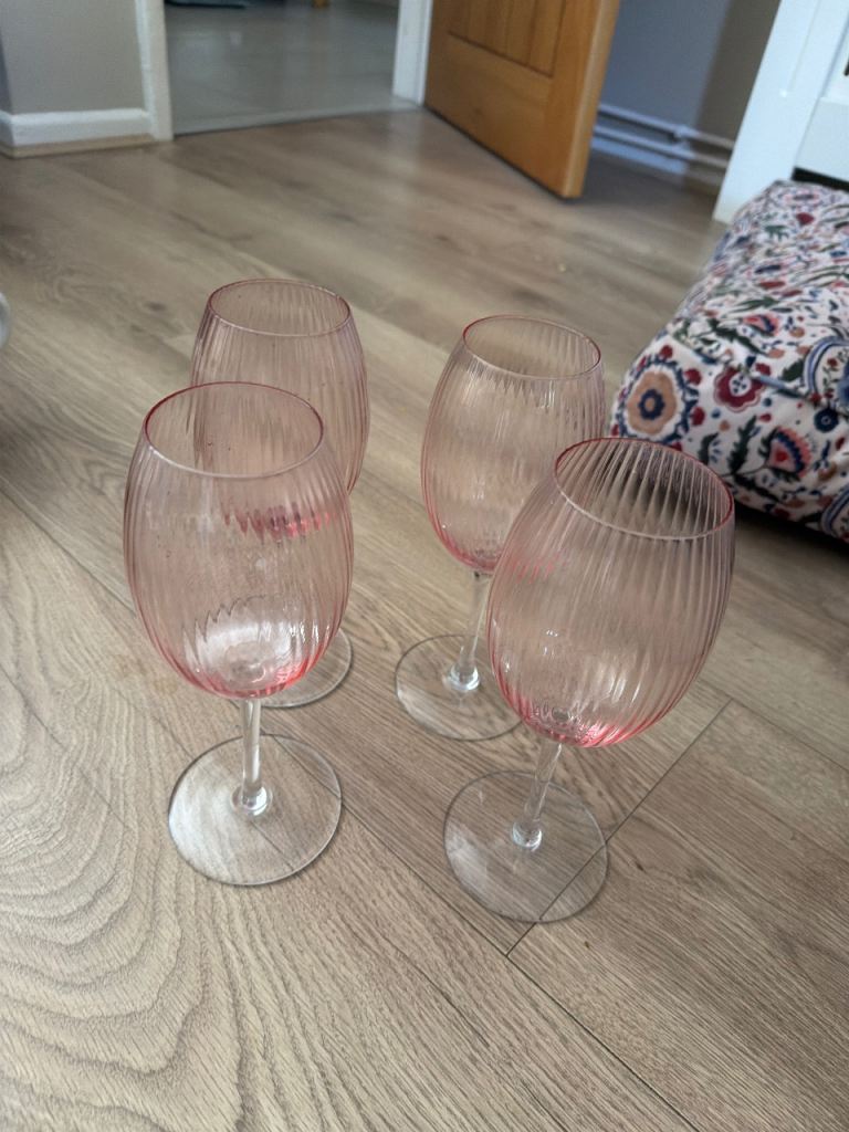 Set of 3 Pink Ribbed Wine Glasses – Good Condition